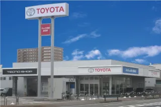 トヨタ_ネッツトヨタ越後株式会社_上越高田店_店舗外観