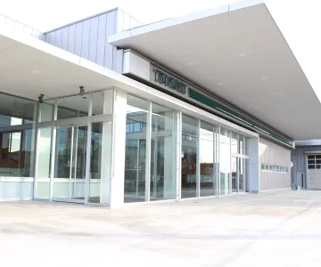 トヨタ_群馬トヨペット株式会社_前橋上小出店_店舗外観