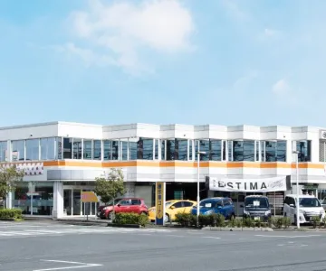 トヨタカローラ岡山_店舗外観