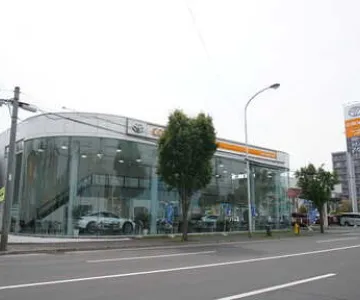トヨタカローラ札幌_八軒店_店舗外観