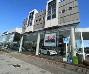 ネッツトヨタゾナ神戸株式会社_尼崎店_店舗外観