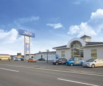 トヨタ_ネッツトヨタ苫小牧株式会社_とみかわ店_店舗風景