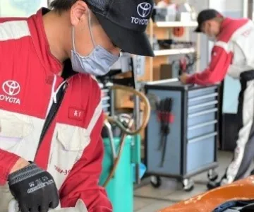 トヨタ_愛媛トヨタ自動車株式会社_西条・新居浜店_作業風景
