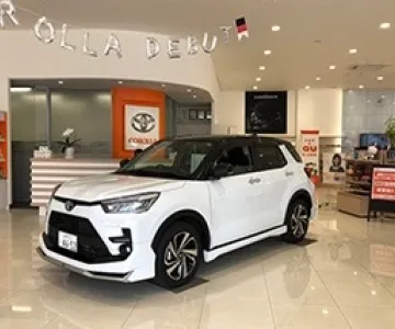 トヨタカローラ山梨株式会社 都留バイパス店　店舗内観