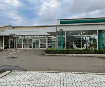 新潟トヨペット株式会社_白根店_店舗外観